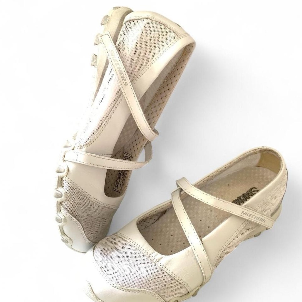 Skechers Women's White Mary Jane Casual Shoes